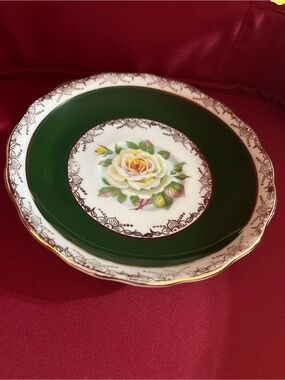 🛍️5 FOR $20 🛍️ Elegant Green White Porcelain Saucer w Rose Motif and Gold Trim